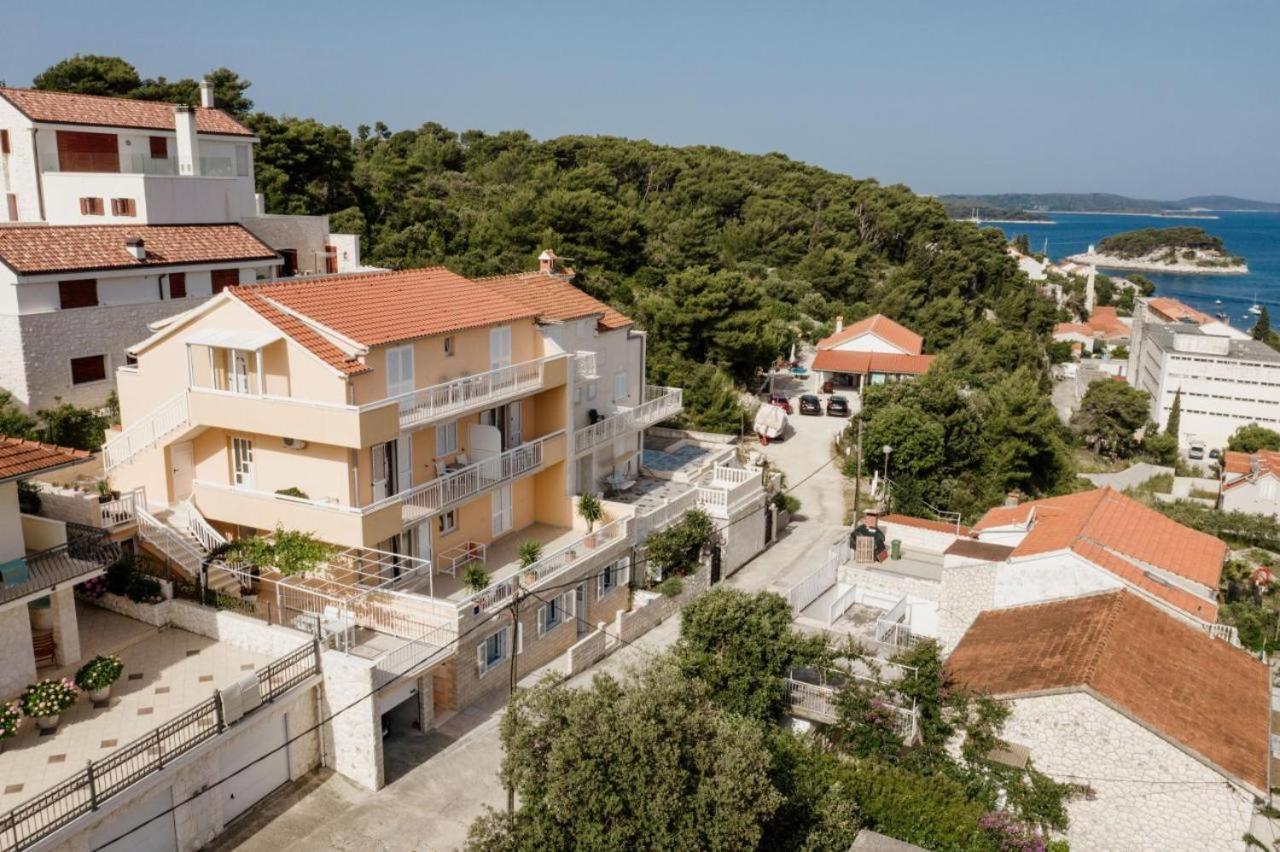 Apartment Sunny Elza 2 Hvar Town Esterno foto